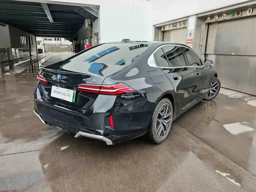 BMW i5 — фото 3