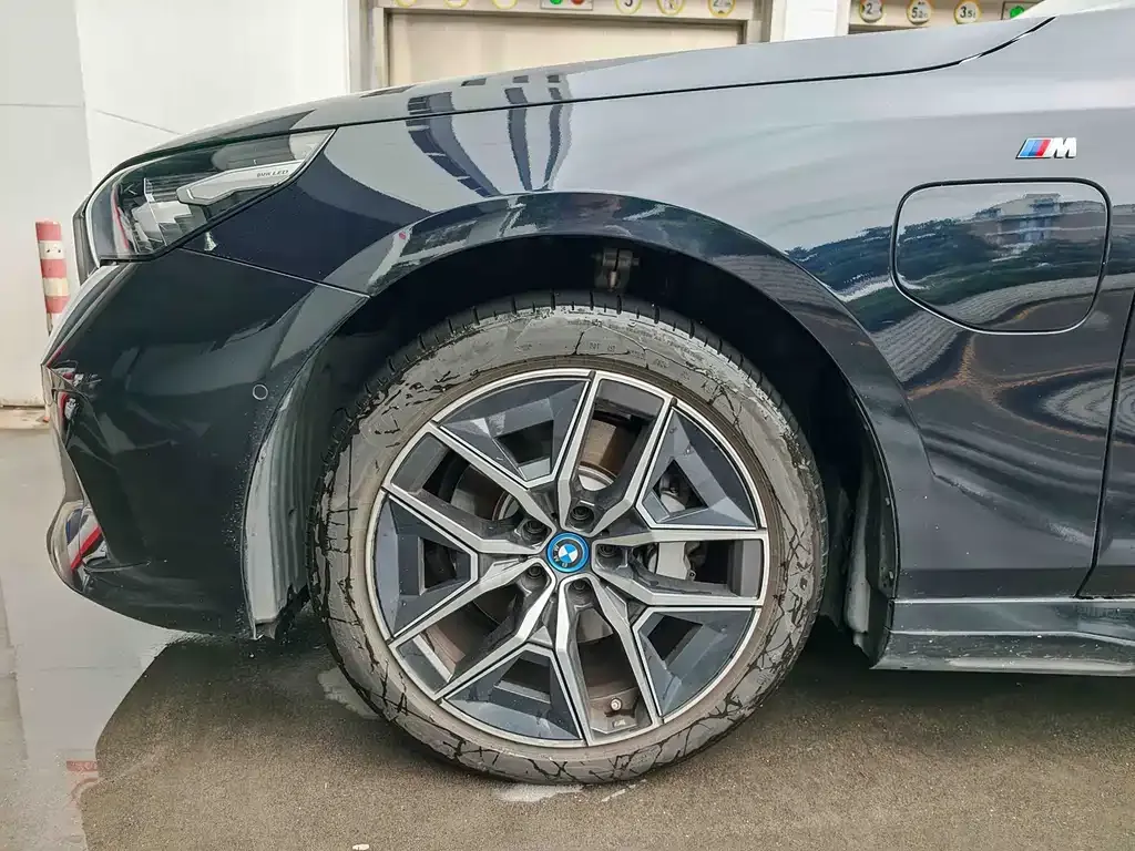 BMW i5 — фото 7