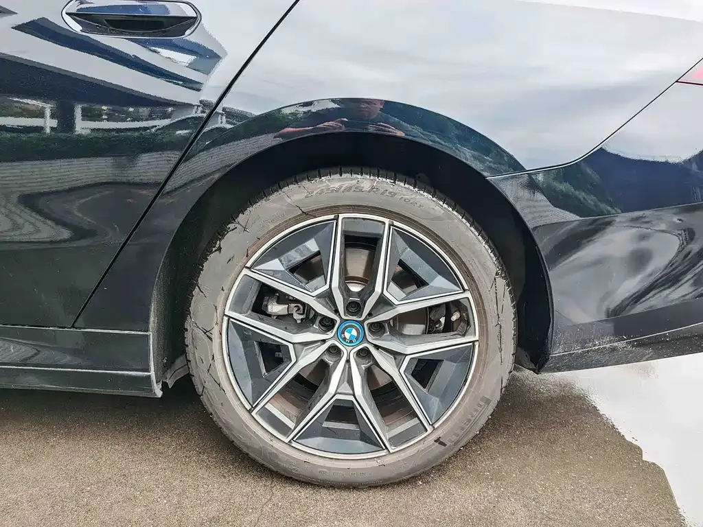 BMW i5 — фото 10