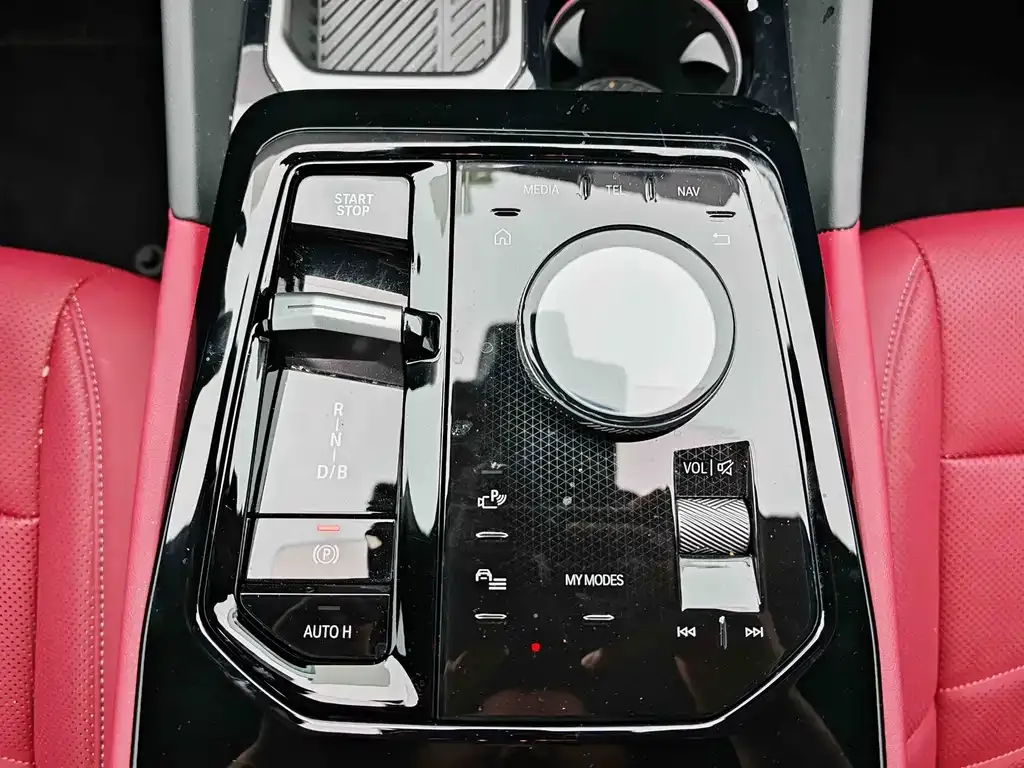 BMW i5 — фото 5