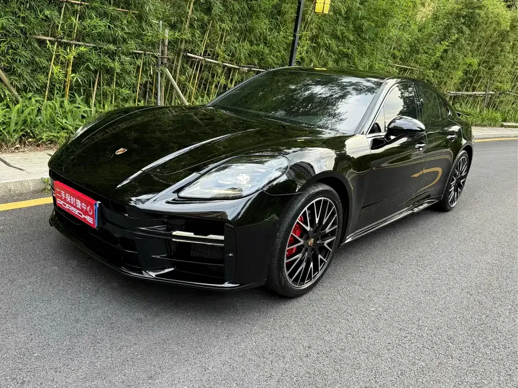 Porsche Panamera — фото 1