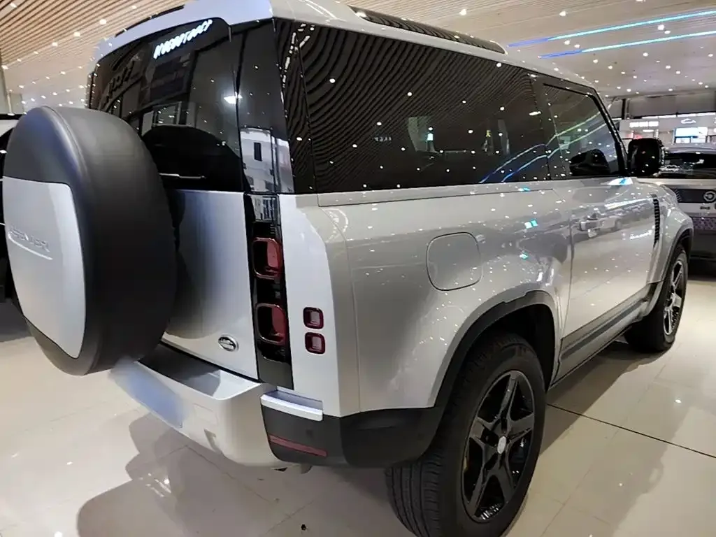 Land Rover Defender — фото 9