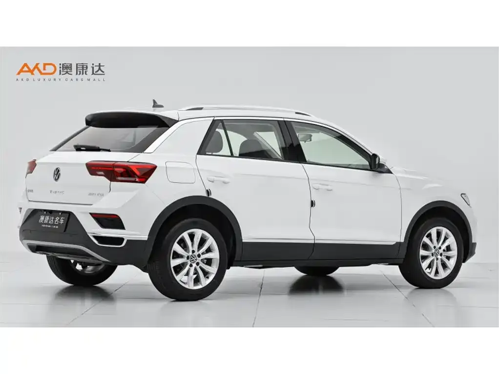 Volkswagen T-Roc — фото 6