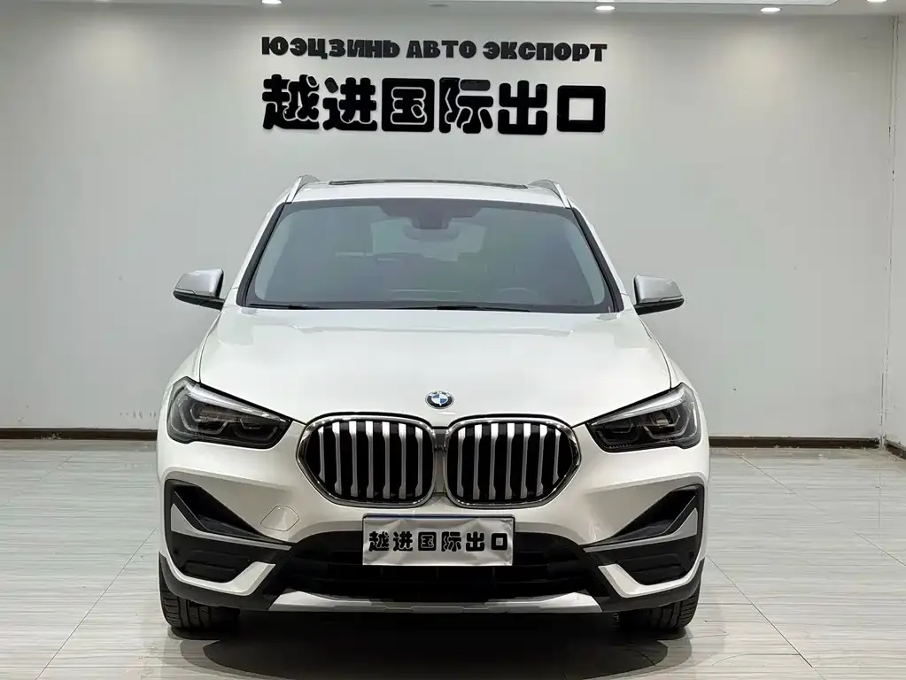BMW X1 — фото 10