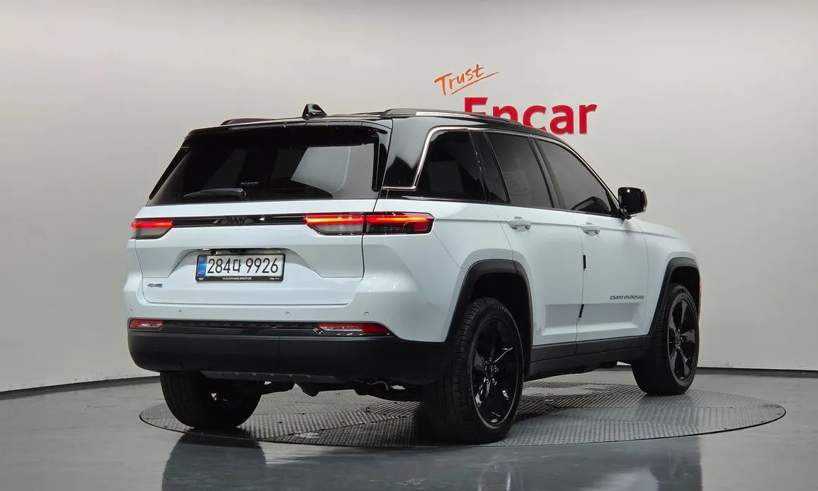 Jeep Cherokee — фото 5