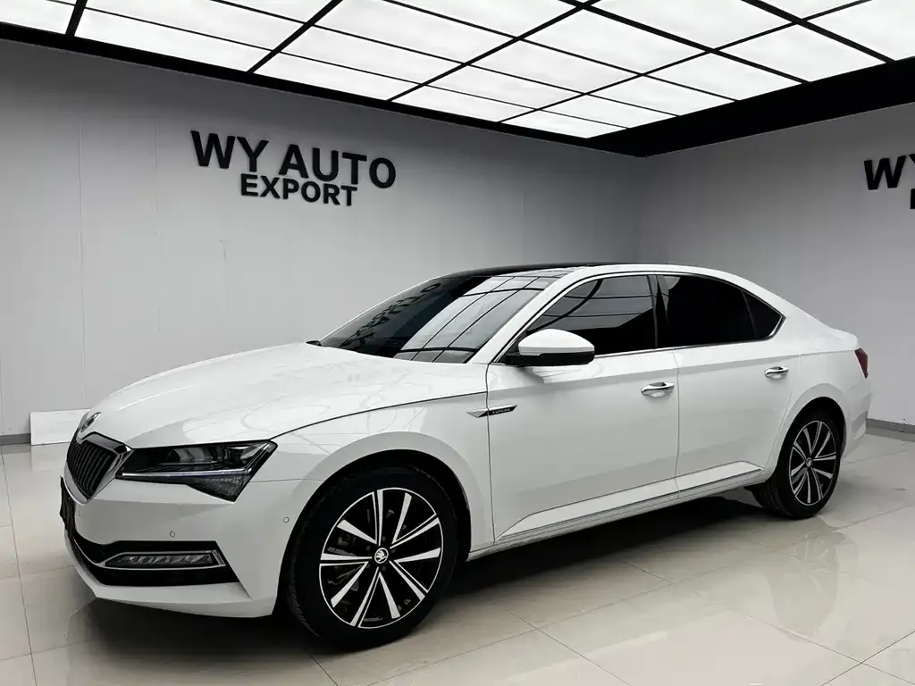 Skoda Superb — фото 1