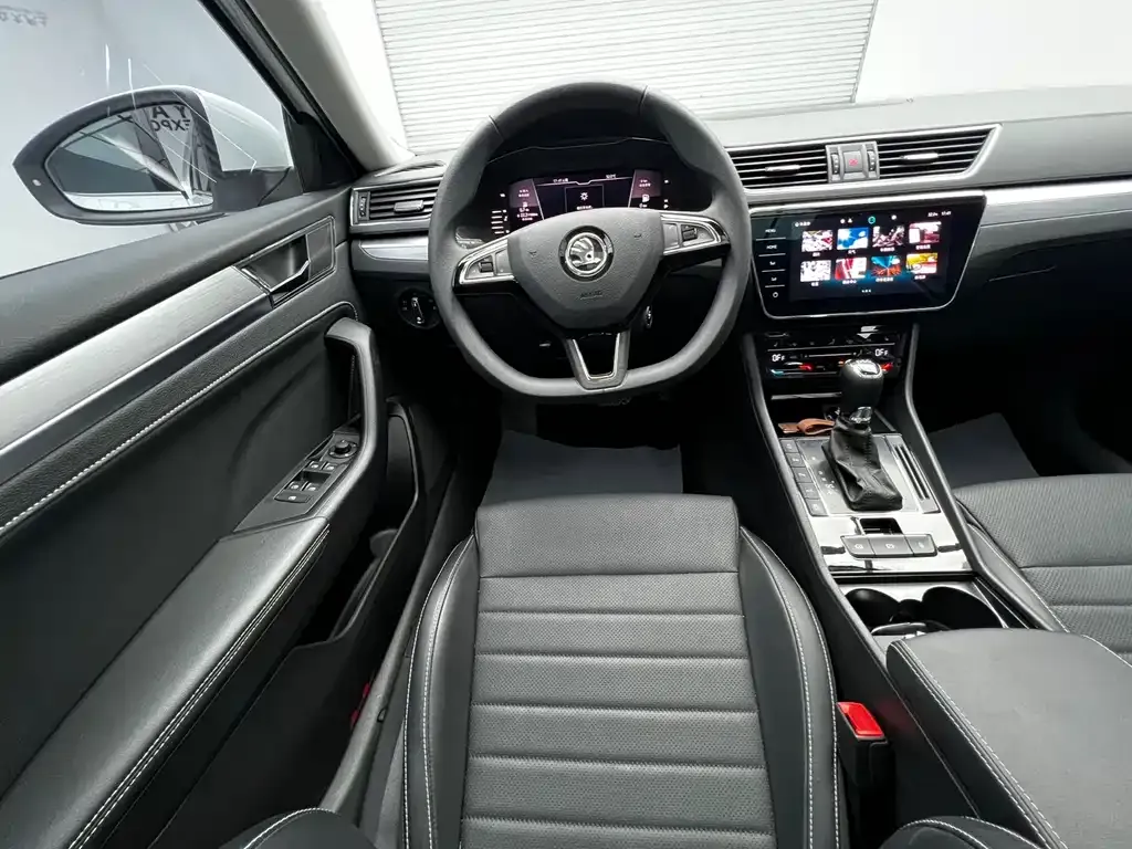 Skoda Superb — фото 6