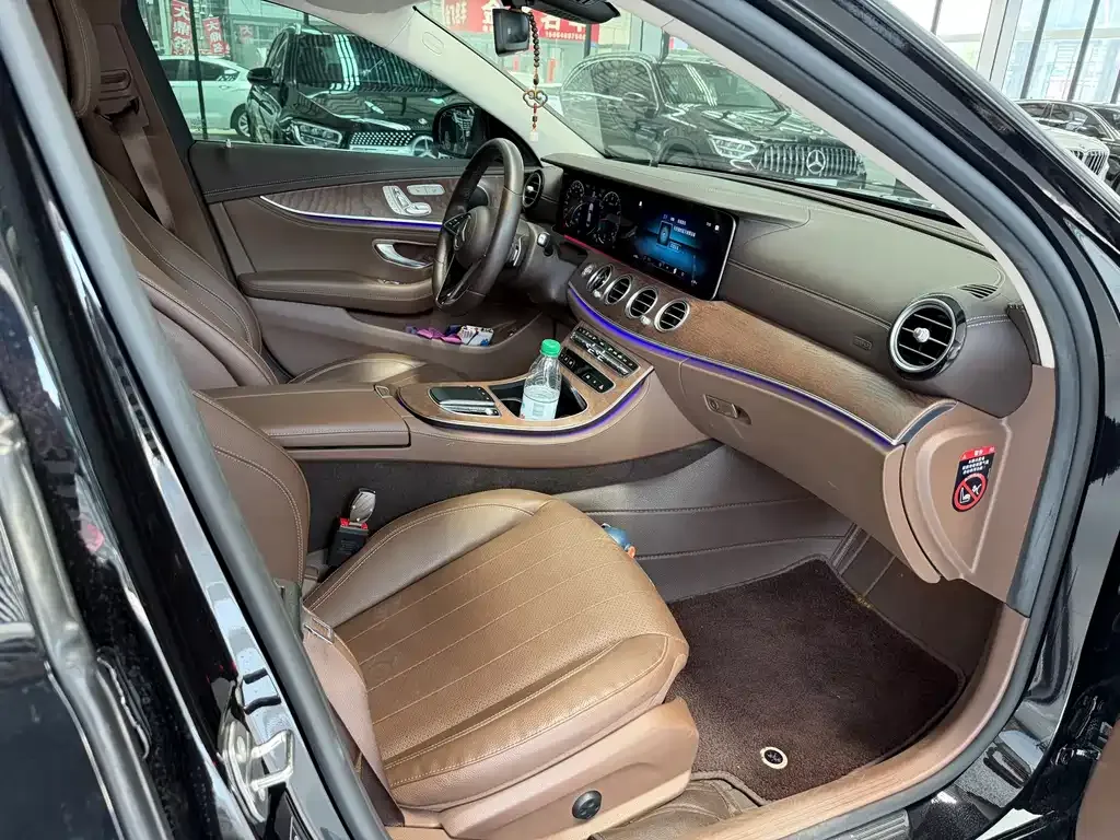 Mercedes-Benz E-Class — фото 3