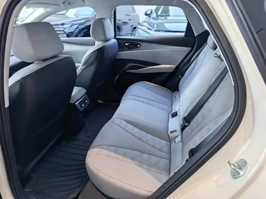 BYD Seal 06 DM-i Touring Edition — фото 2