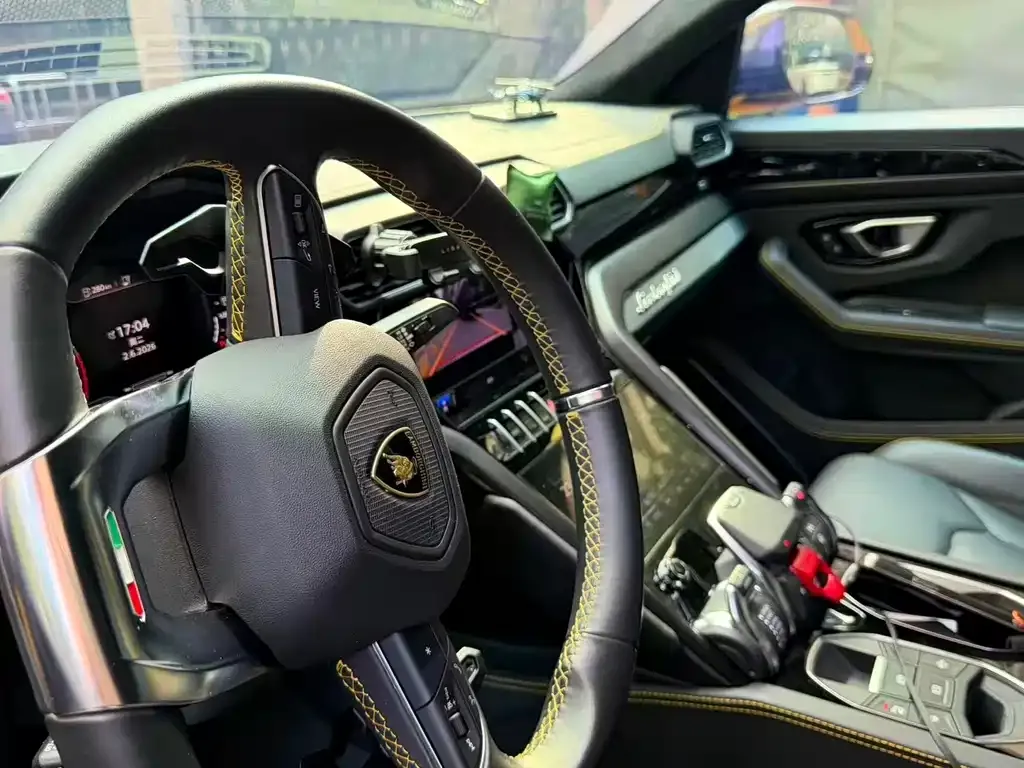Lamborghini Urus — фото 3