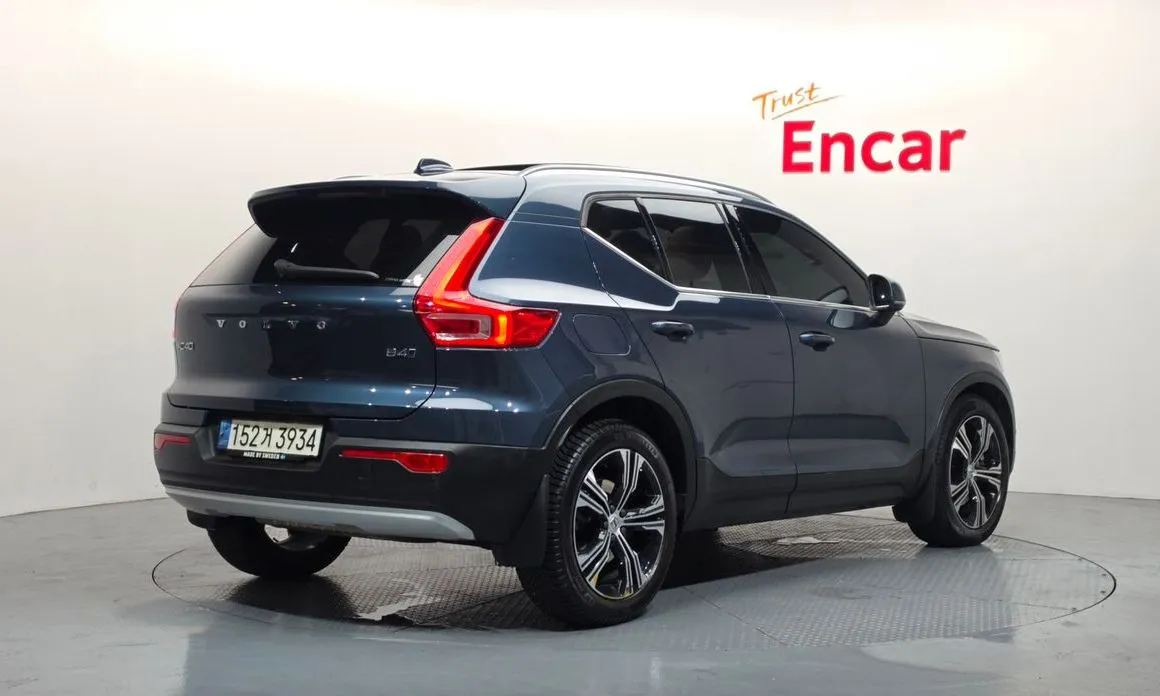 Volvo XC40 — фото 4