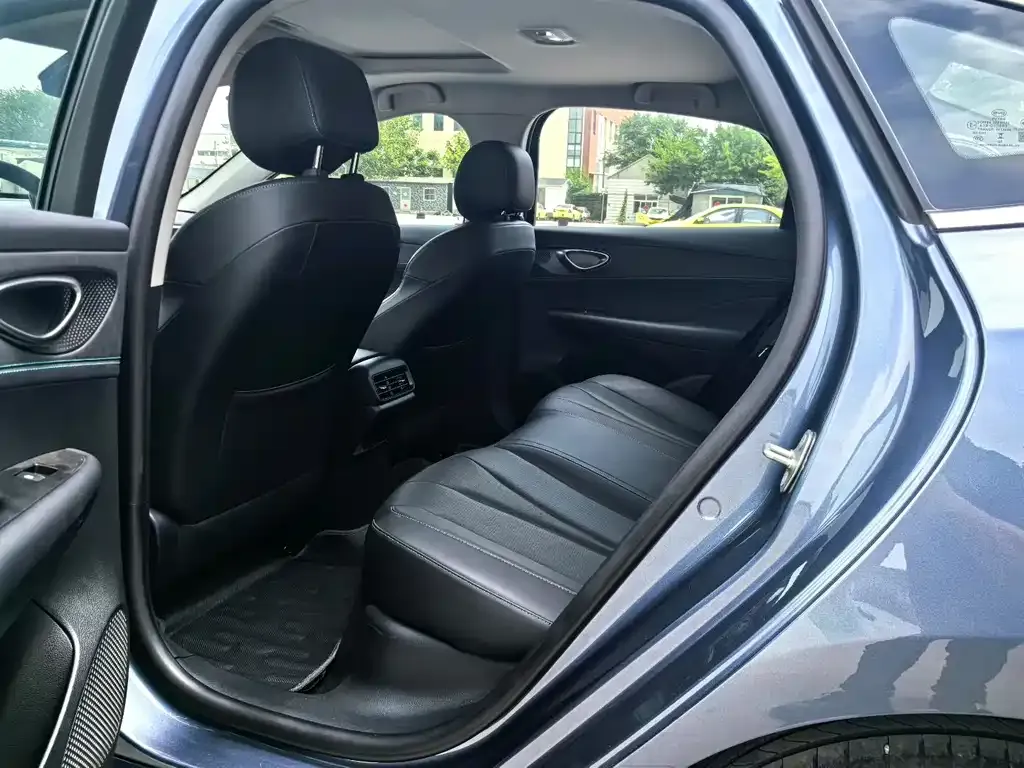 BYD Seal 05 DM-i — фото 2