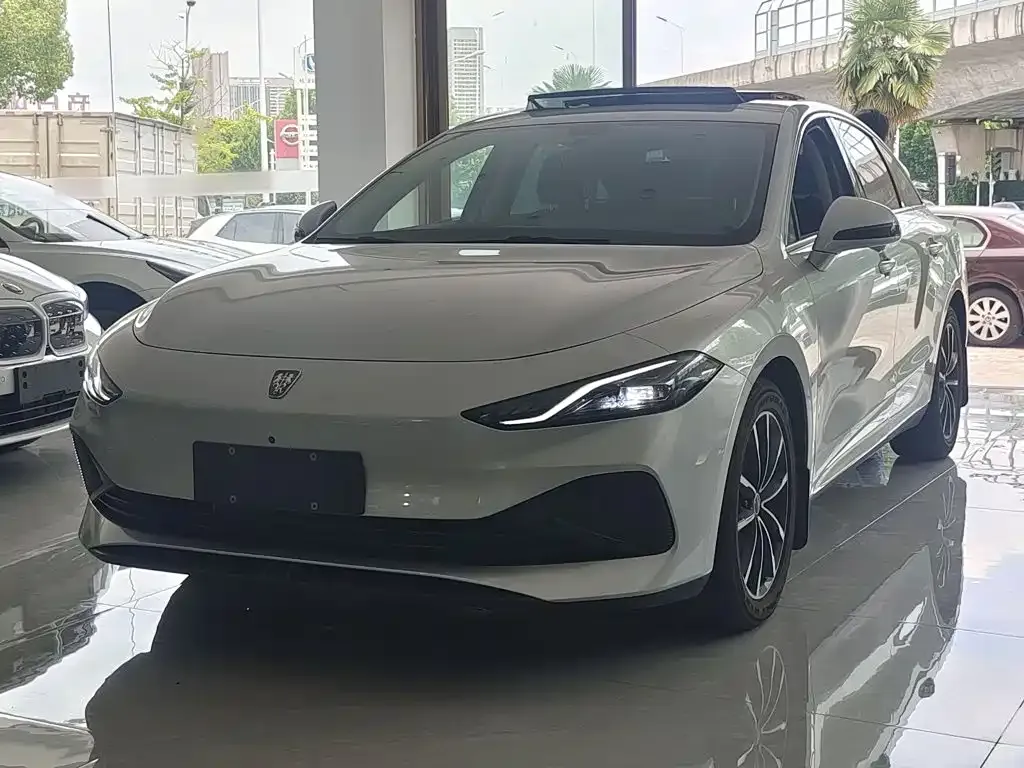 Roewe D7 — фото 1