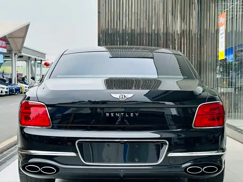 Bentley Flying Spur — фото 8