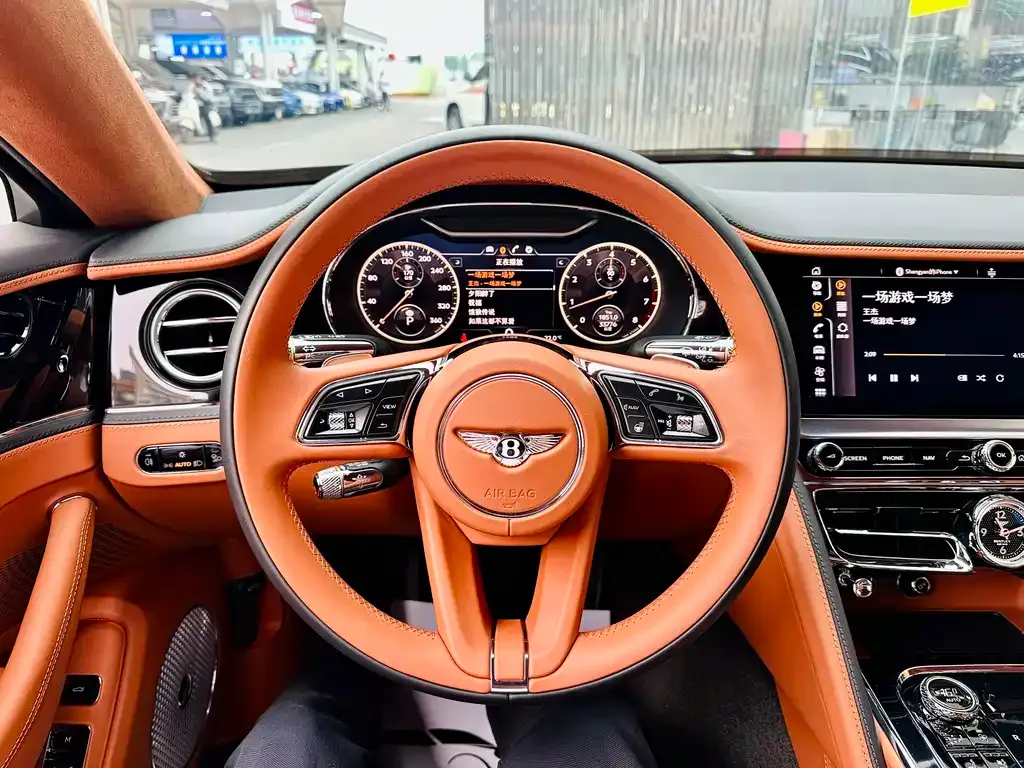 Bentley Flying Spur — фото 2