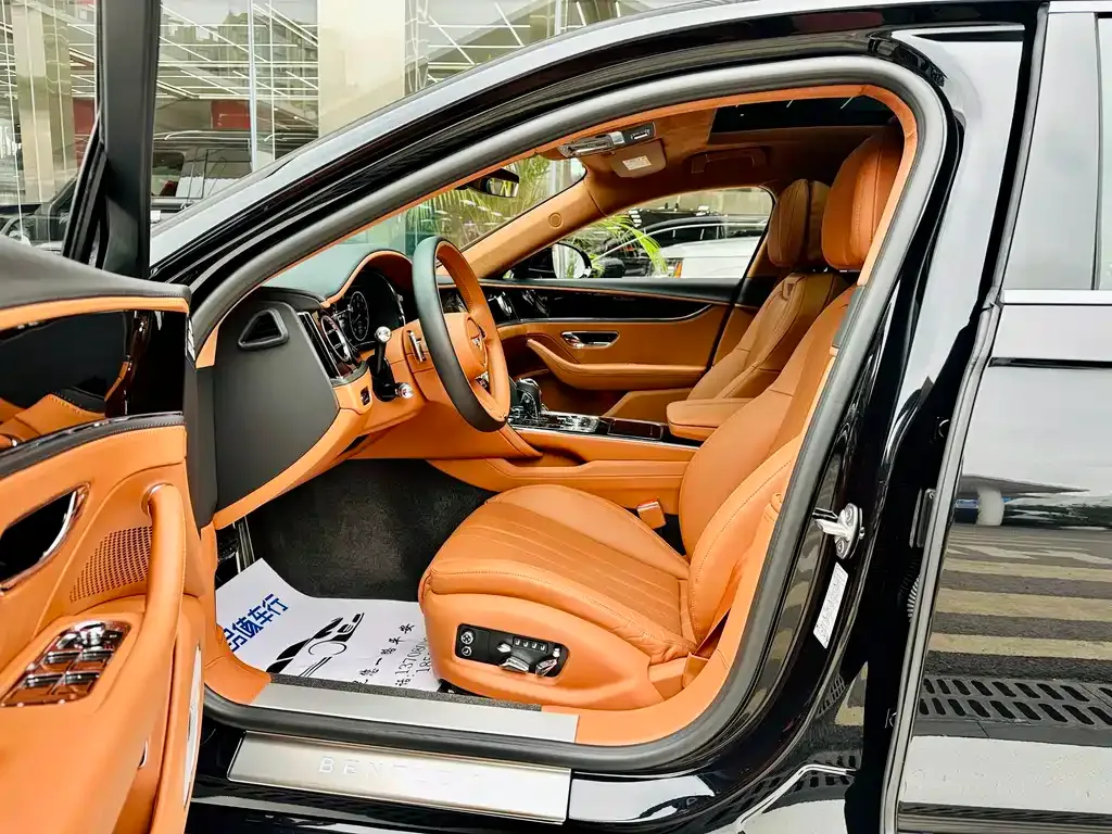 Bentley Flying Spur — фото 4