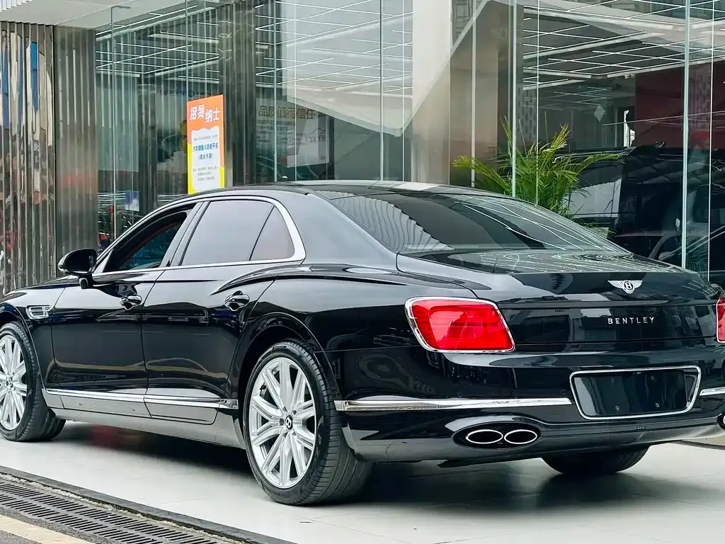 Bentley Flying Spur — фото 5
