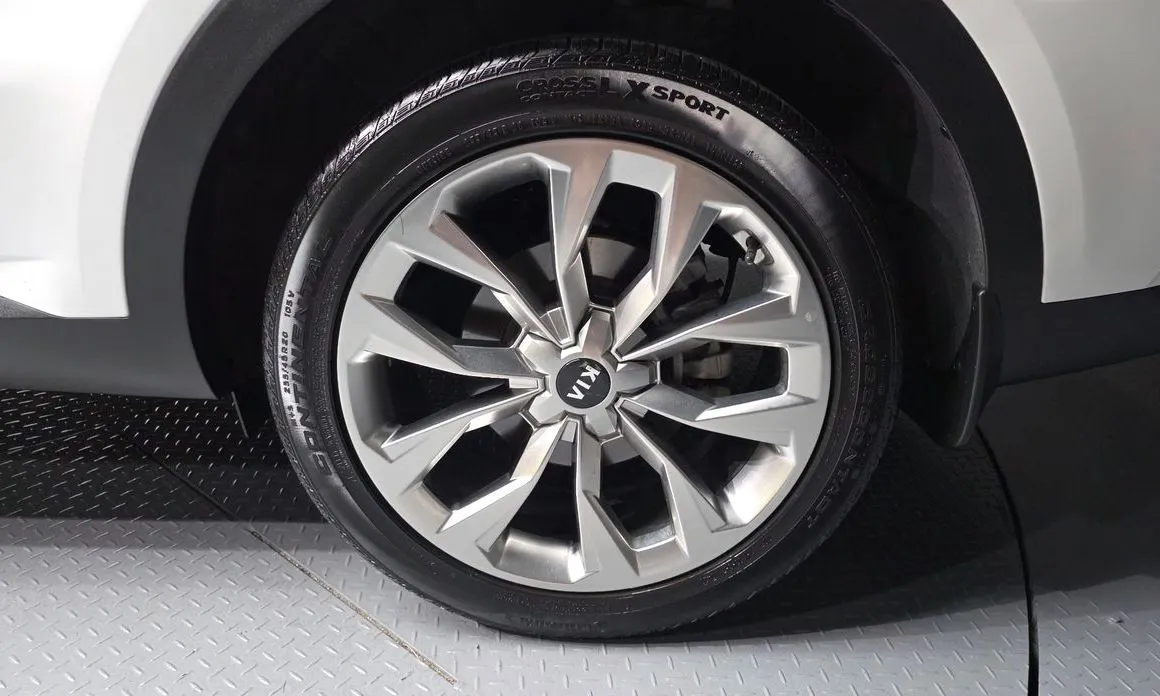 Kia Sorento — фото 7