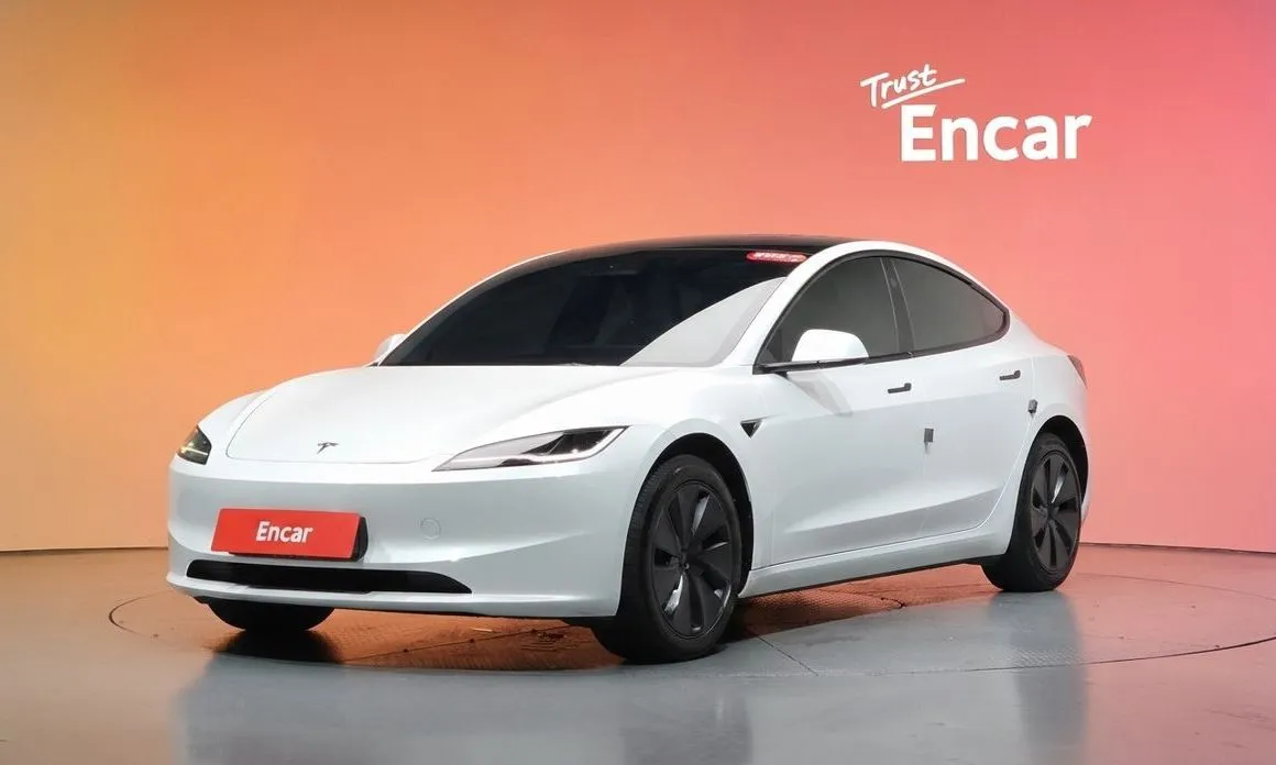 Tesla Model 3 — фото 1