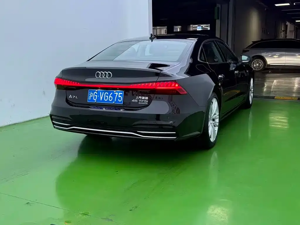 Audi A7L — фото 5