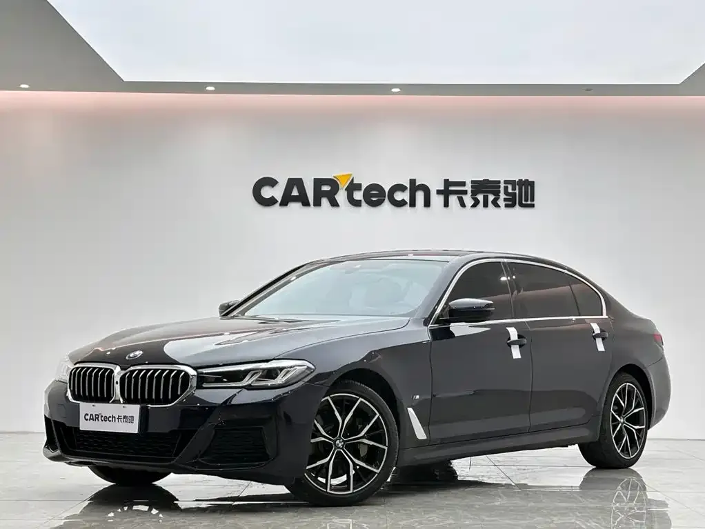 BMW 5 Series — фото 1