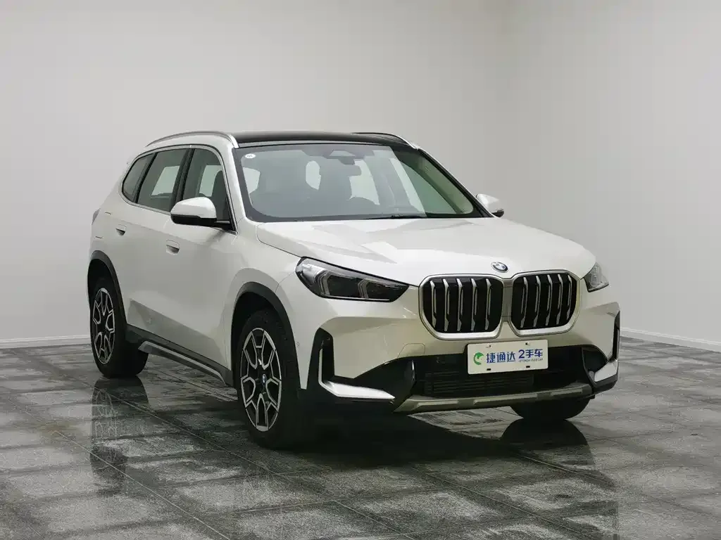 BMW X1 — фото 8