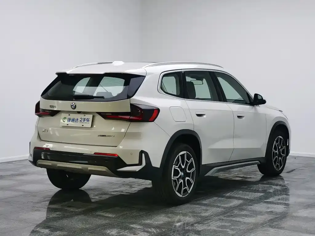 BMW X1 — фото 10