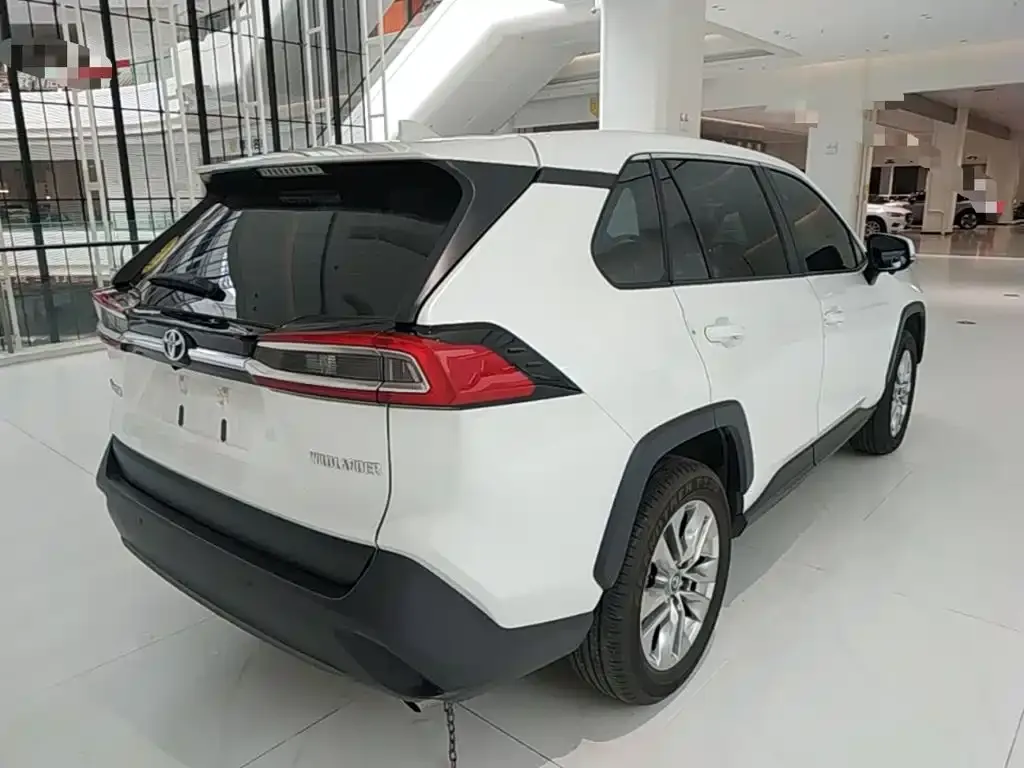 Toyota Wildlander — фото 10