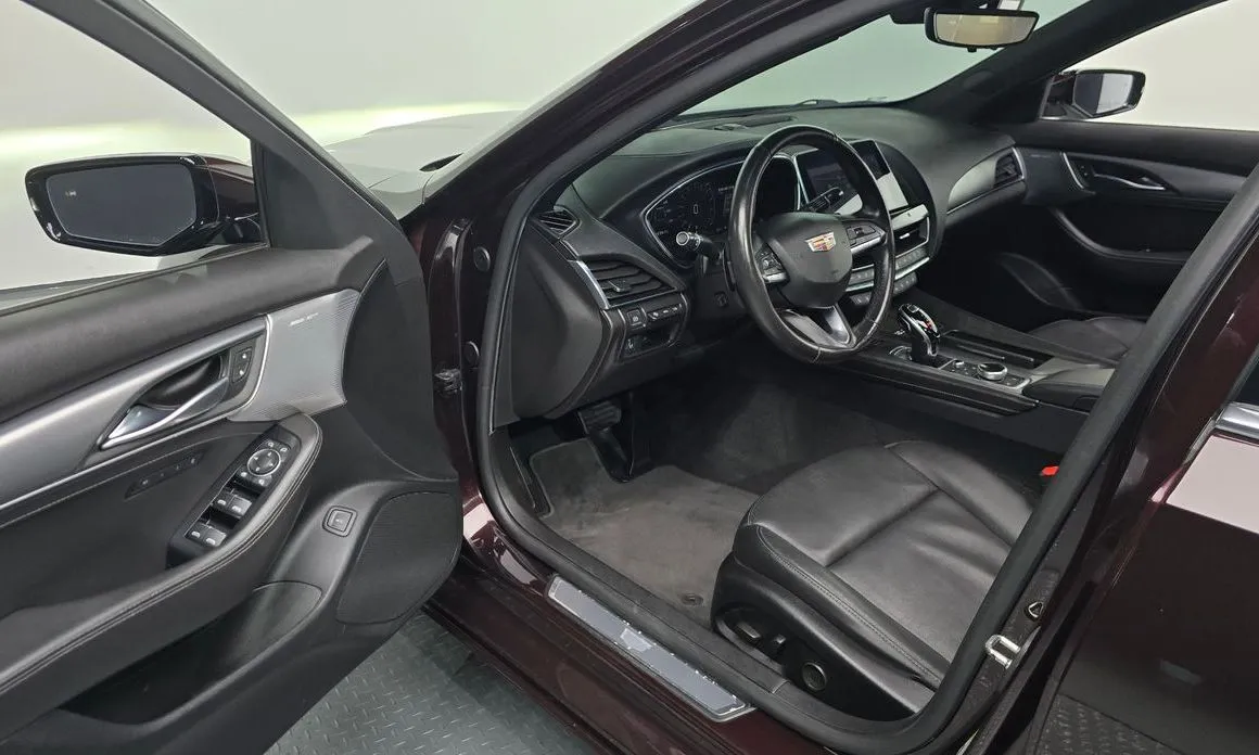 Cadillac CT5 — фото 7