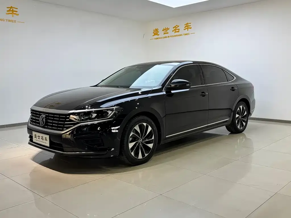 Volkswagen Passat — фото 1
