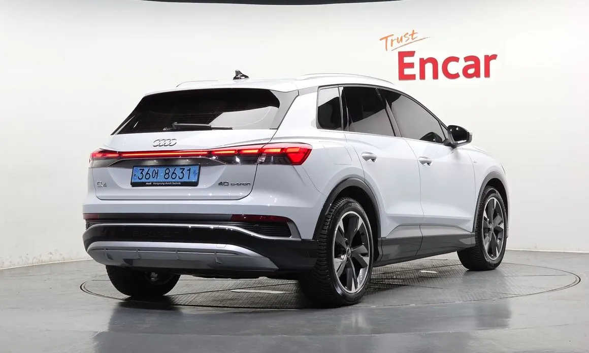 Audi Q4 e-tron — фото 6