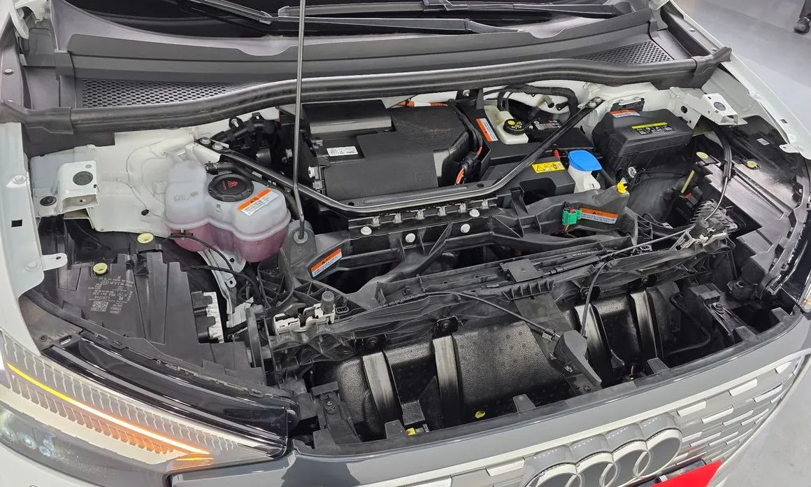Audi Q4 e-tron — фото 10