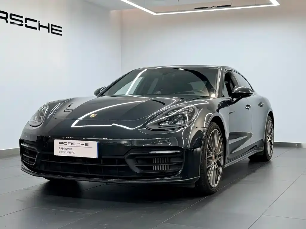 Porsche Panamera — фото 1