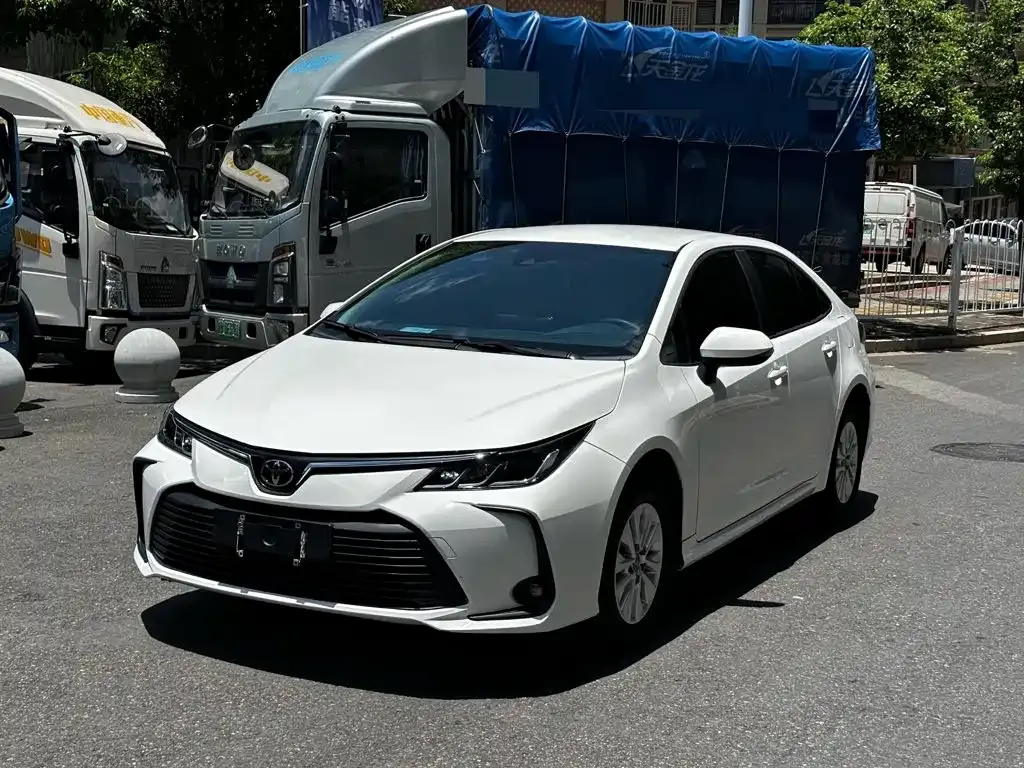 Toyota Corolla — фото 1