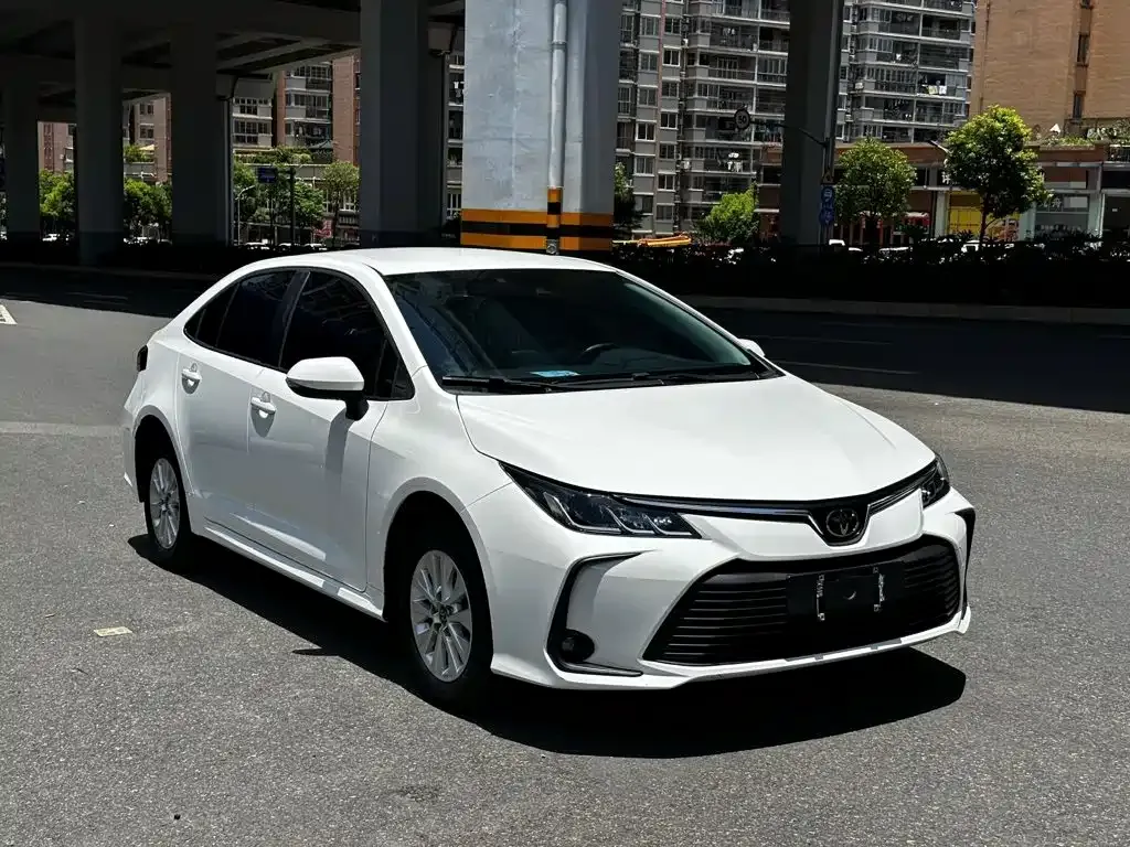 Toyota Corolla — фото 9