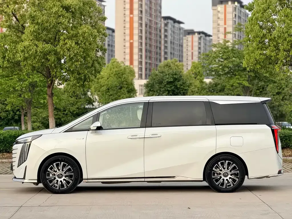 GAC Motor Trumpchi E9 — фото 7