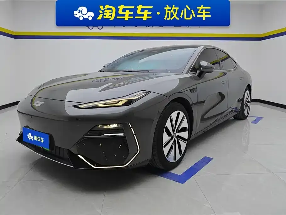 Geely Galaxy E8 — фото 1