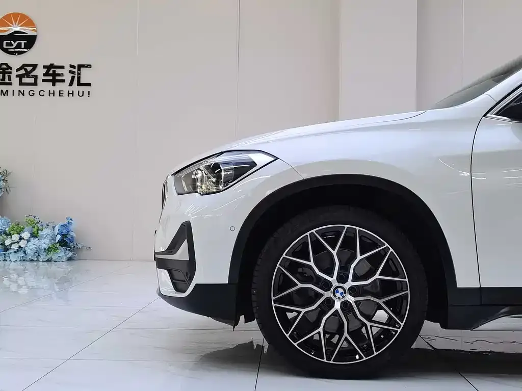 BMW X1 — фото 5