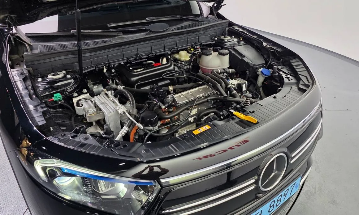 Mercedes-Benz EQB — фото 10
