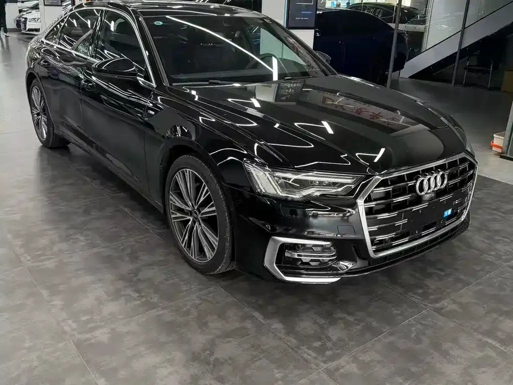 Audi A6L — фото 1