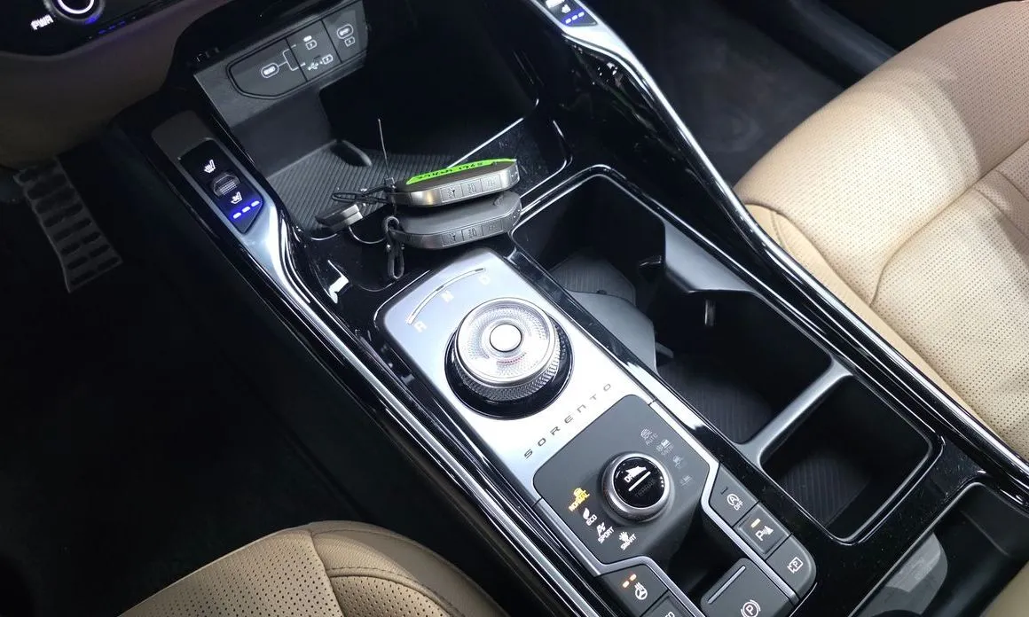 Kia Sorento — фото 9