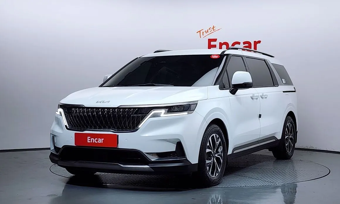 Kia Carnival — фото 1