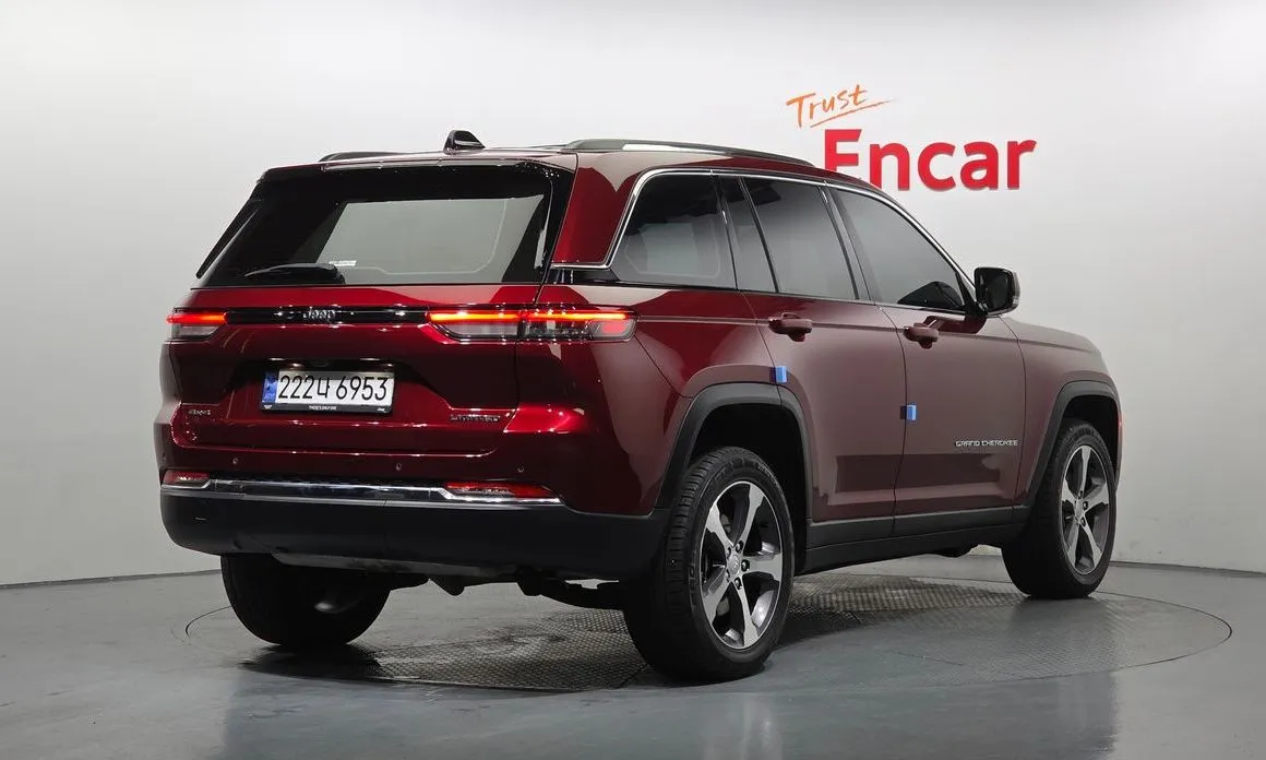 Jeep Cherokee — фото 10