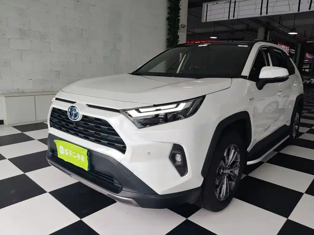 Toyota RAV4 — фото 2