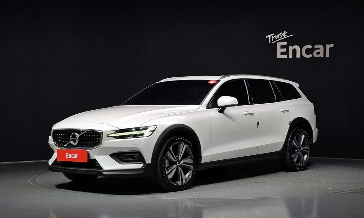 Volvo V60 — фото 1