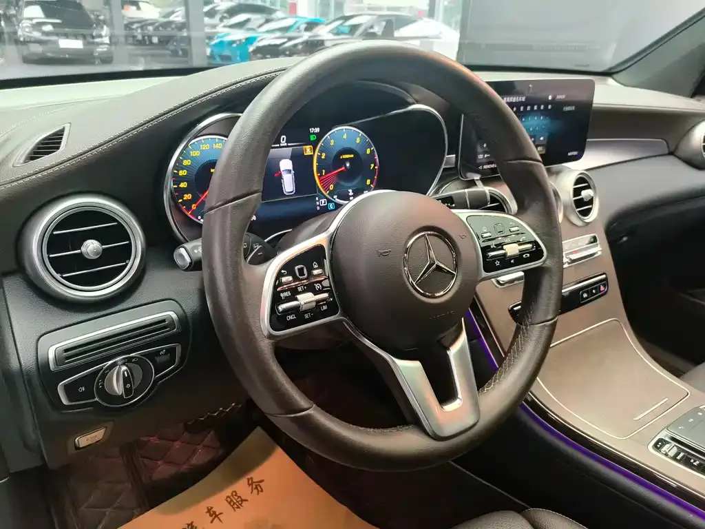 Mercedes-Benz GLC — фото 10