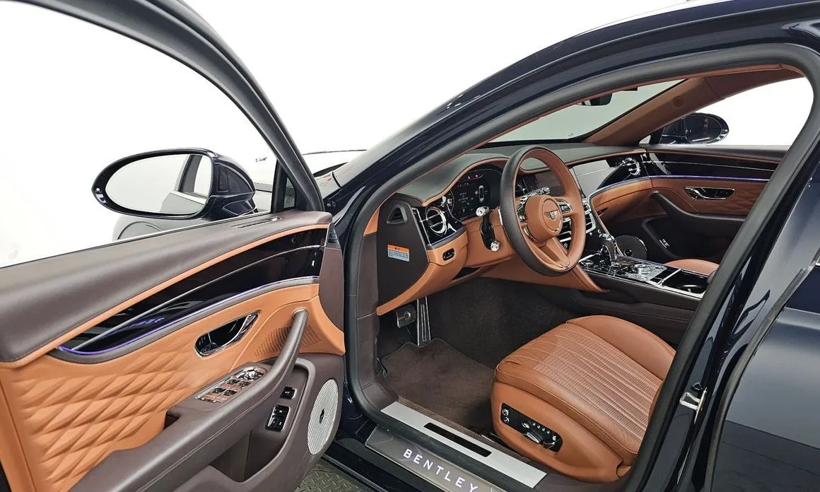 Bentley Flying Spur — фото 6