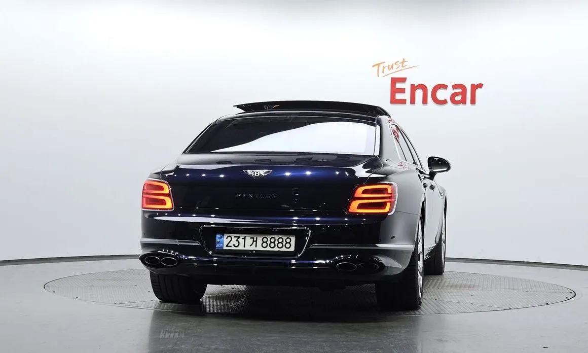 Bentley Flying Spur — фото 3