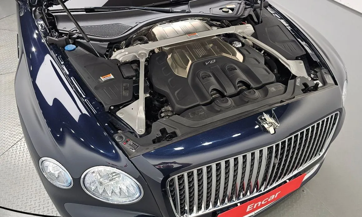 Bentley Flying Spur — фото 10