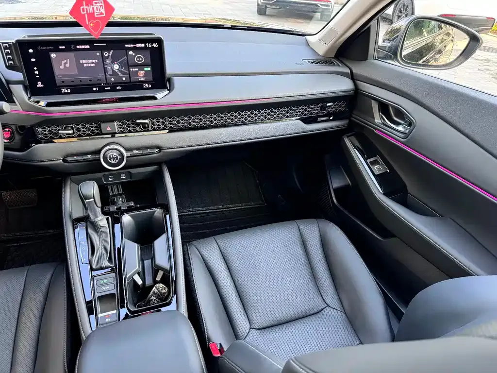 Honda Accord — фото 10